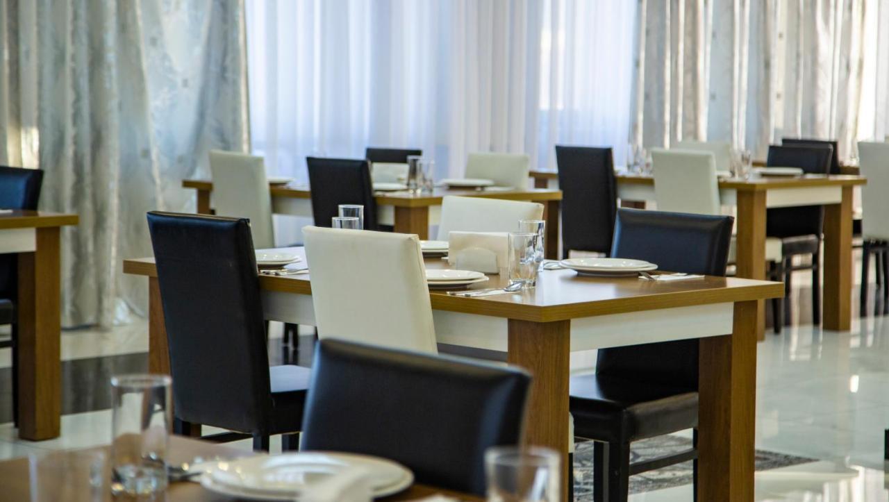 Astola Hotel Baku Ngoại thất bức ảnh