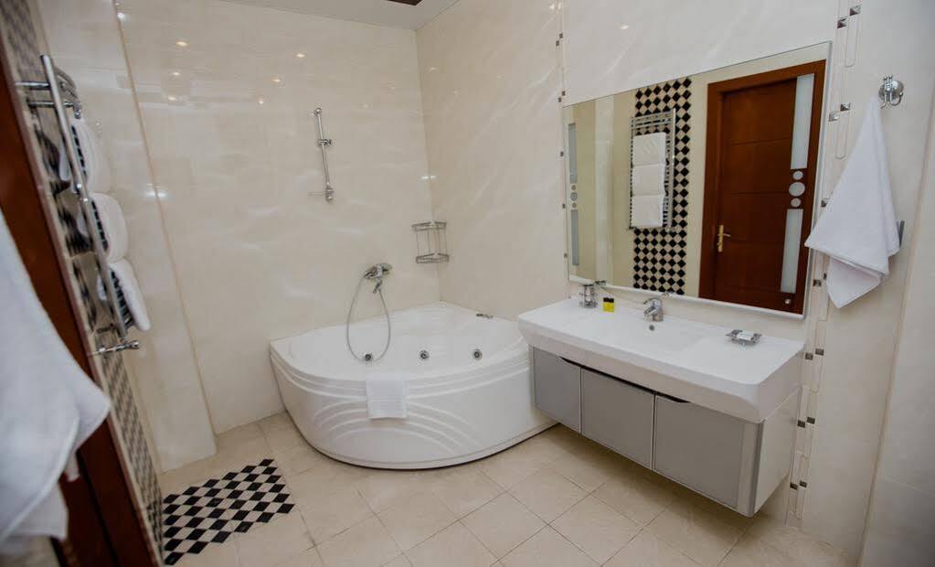 Astola Hotel Baku Ngoại thất bức ảnh